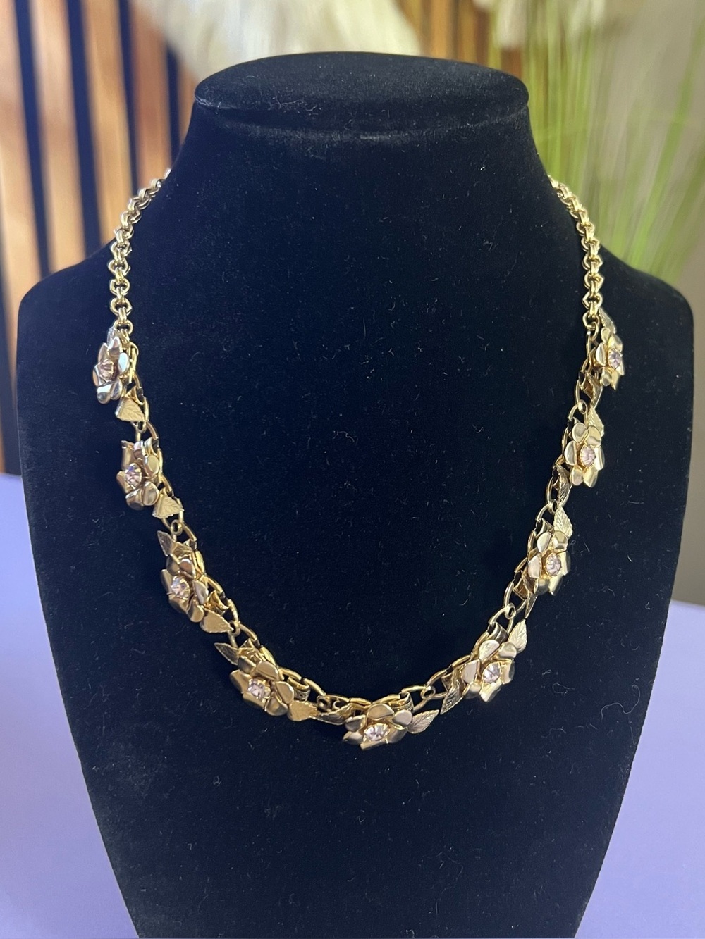 VTG w/Tags Coro Floral Rhinestone Necklace Gold Tone Flower Garland 1960-1970s